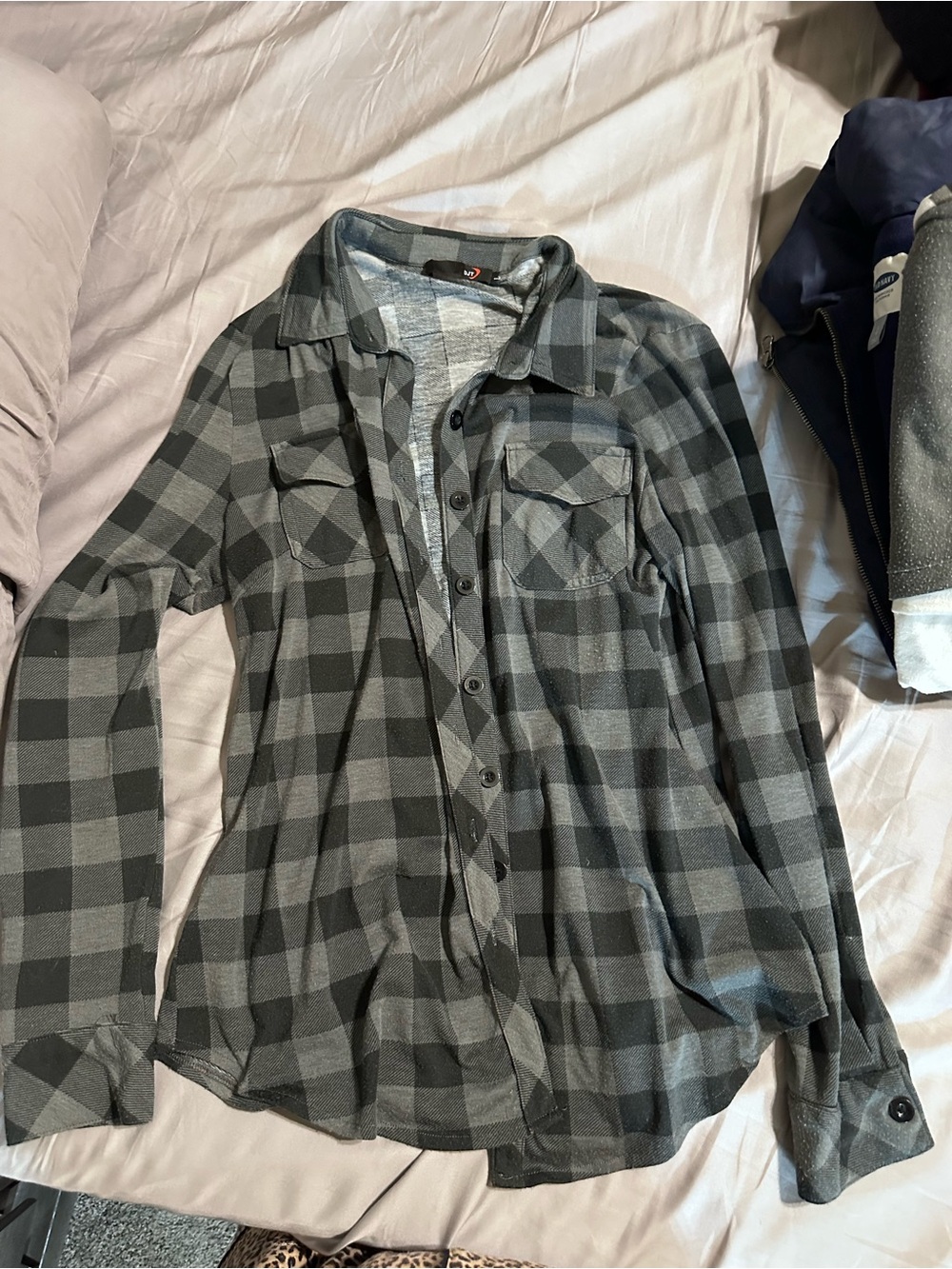 Women's Gray Plaid Button-Down Shirt - Lightweight Long Sleeve